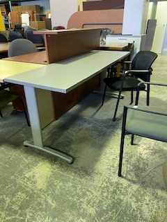 Table en stratifié usagée