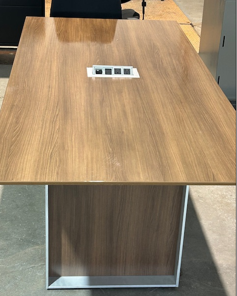 Table conférence usagée Lacasse