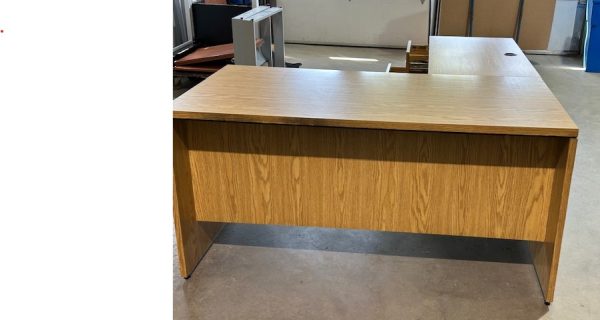 Bureau usagé en L couleur chêne – Image 2