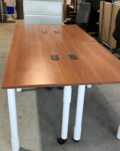 Table Artopex usagée formation-conférence