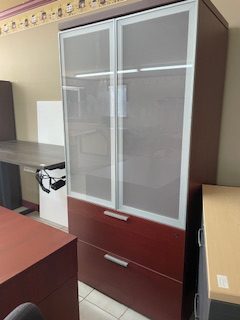 Armoire usagée cerisier