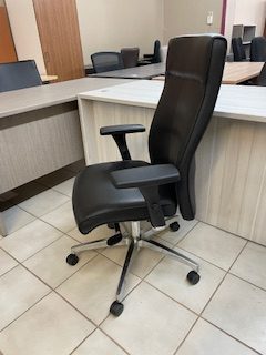 Chaises de conférence usagées noires en cuir Rouillard ( vente en lot)