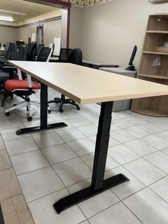 Table ajustable en hauteur